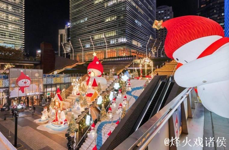 雪国降临陆家嘴中心!与超大雪人乐享冬日 雪国降临陆家嘴中心!与超大雪人乐享冬日